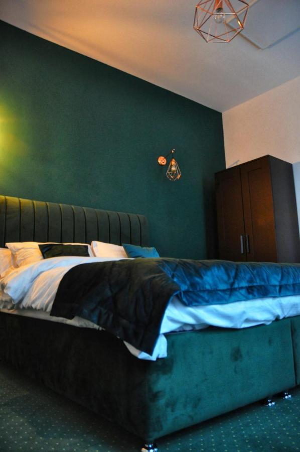 Margaret Place Apartment *
